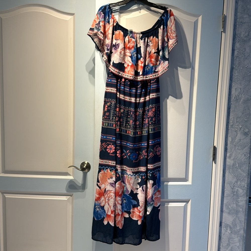 Maxi dress flowers, blue base color off shoulder size L